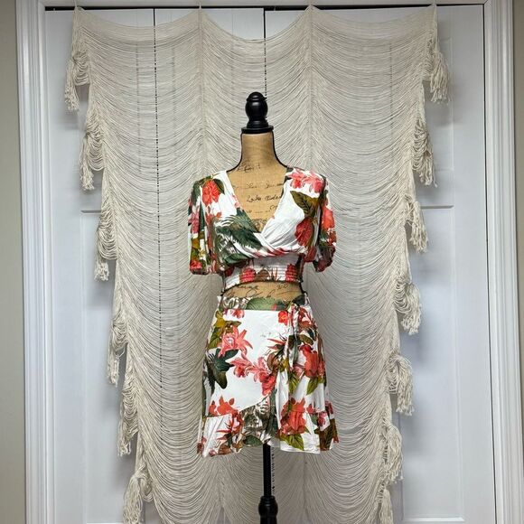 🌺 Gianni Bini Tropical Floral Crop Top & Mini Skirt Set – Size Small 🌺 - Picture 1 of 14